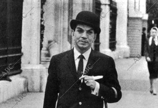 Mario Moreno Cantinflas, en el papel de Picaporte en «La vuelta al mundo en 80 días»